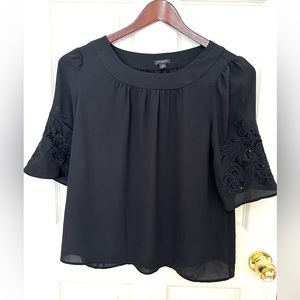 Ann Taylor Women’s Round Neck Embroidered Sleeves Blouse in Black and Sz PS